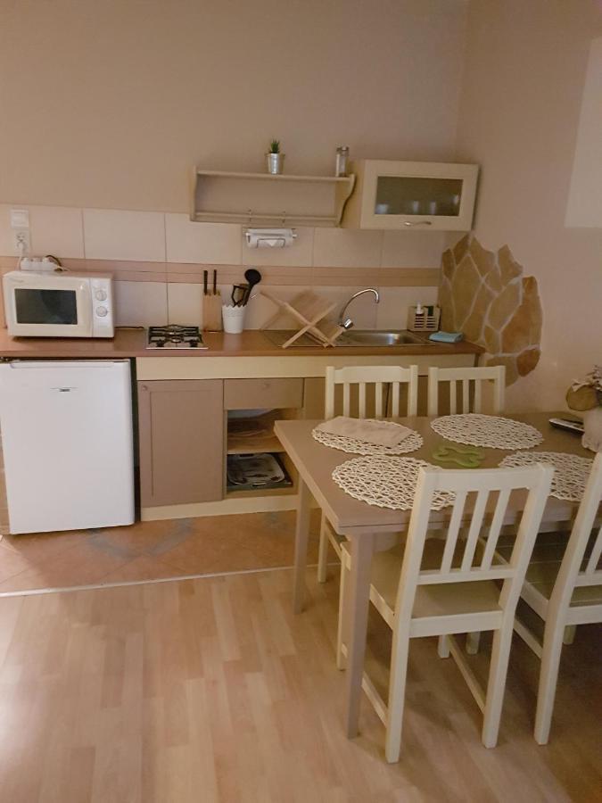Rozsa Apartman 2 Alsóörs Buitenkant foto