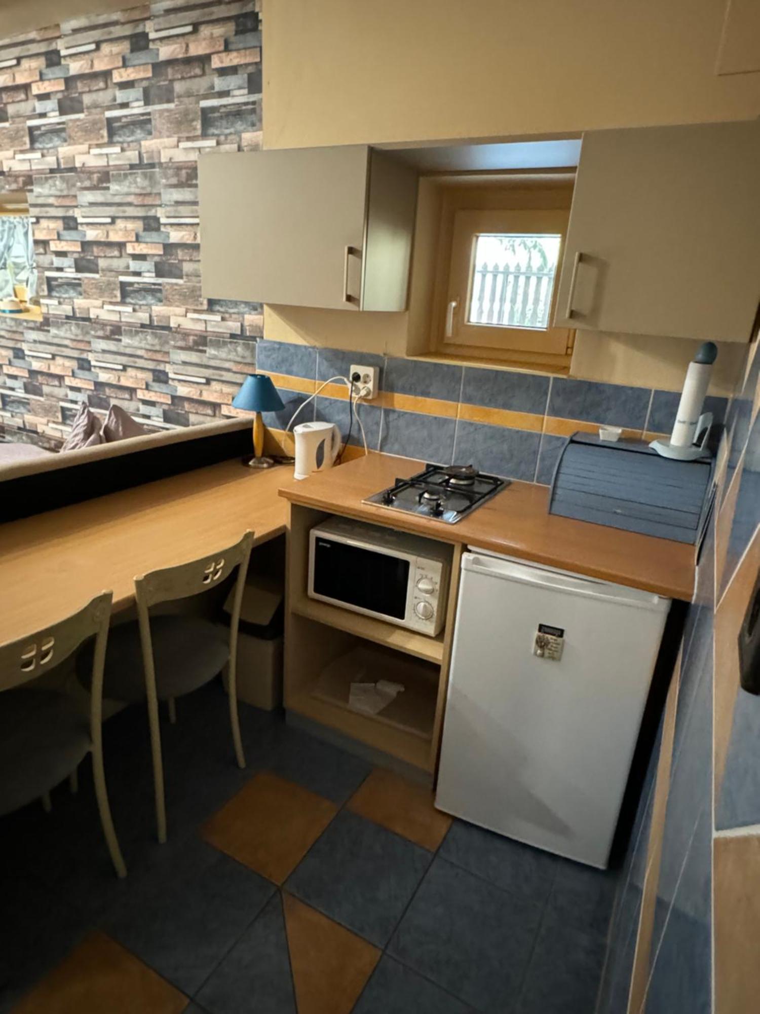 Rozsa Apartman 2 Alsóörs Kamer foto