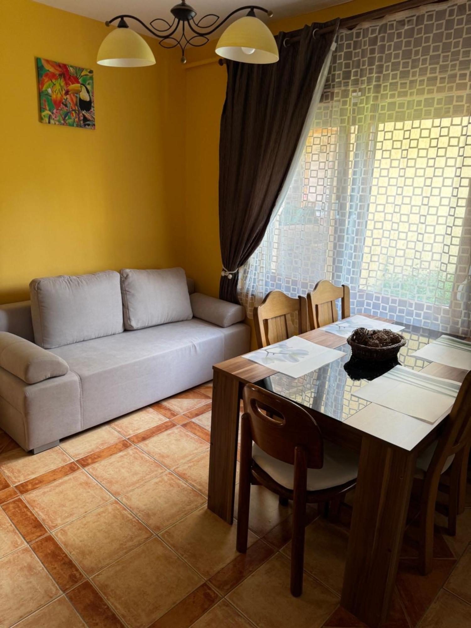 Rozsa Apartman 2 Alsóörs Kamer foto